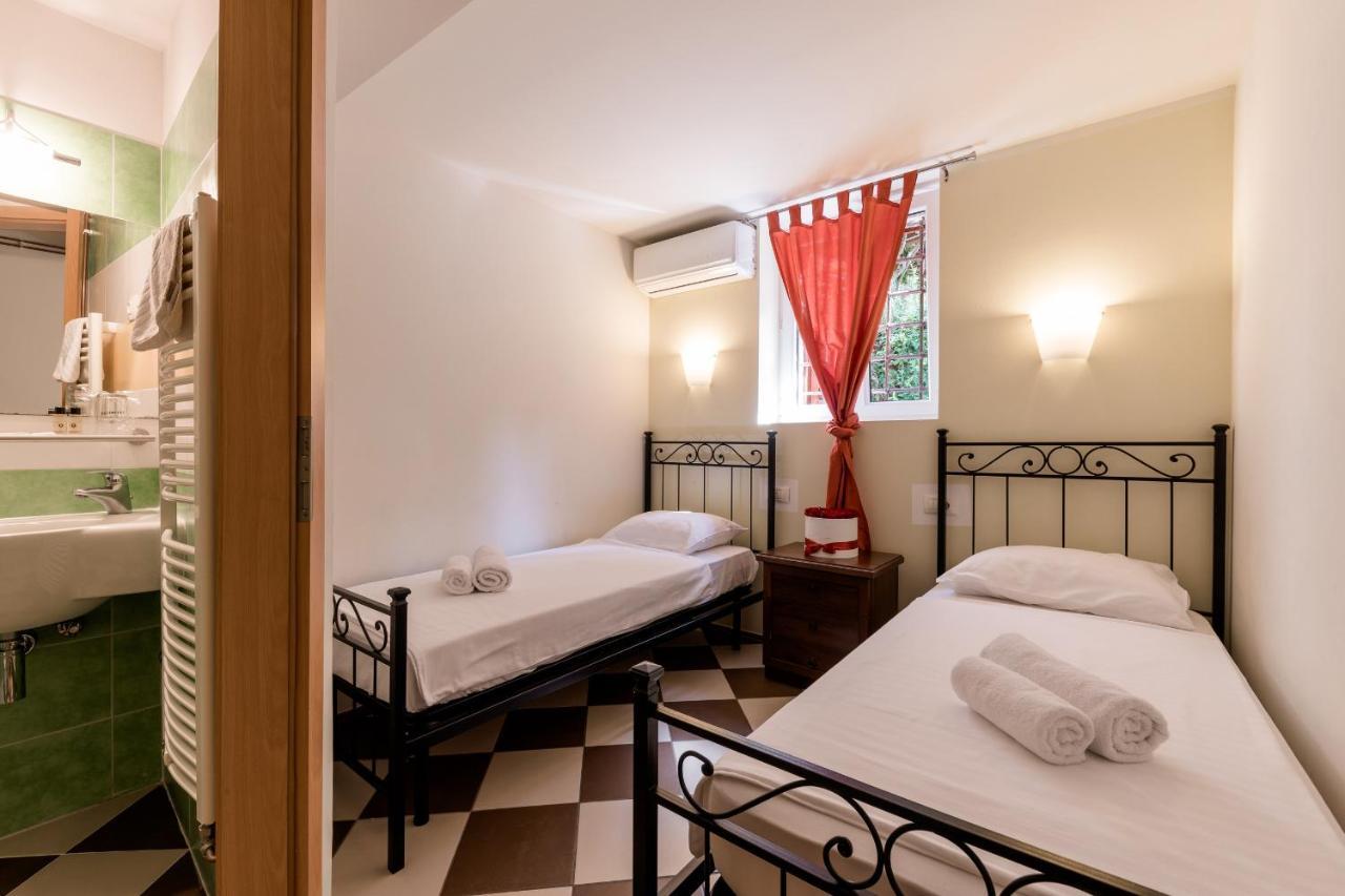 Miracolo Di Mare Retro Bed & Breakfast ไพราน ภายนอก รูปภาพ