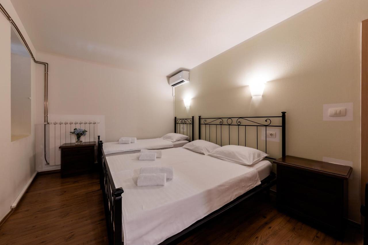 Miracolo Di Mare Retro Bed & Breakfast ไพราน ภายนอก รูปภาพ