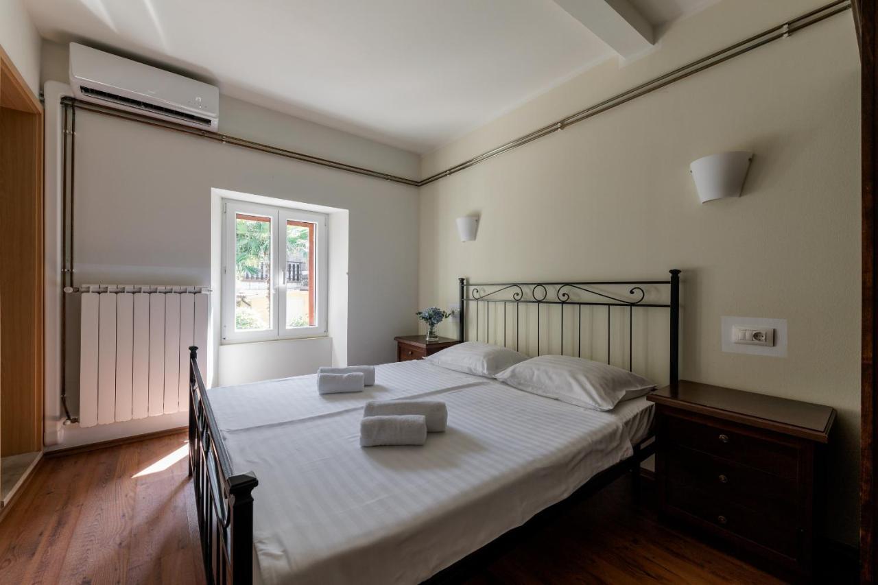 Miracolo Di Mare Retro Bed & Breakfast ไพราน ภายนอก รูปภาพ