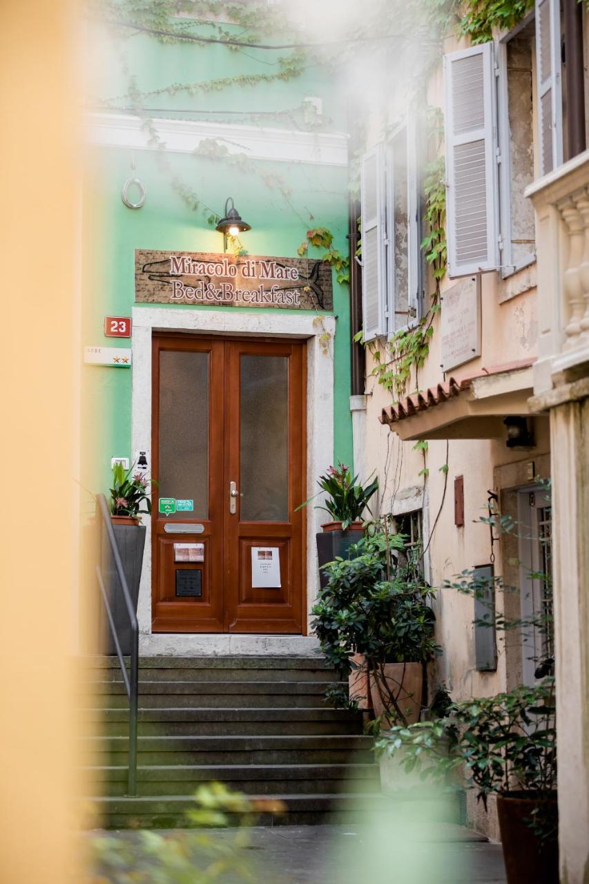 Miracolo Di Mare Retro Bed & Breakfast ไพราน ภายนอก รูปภาพ